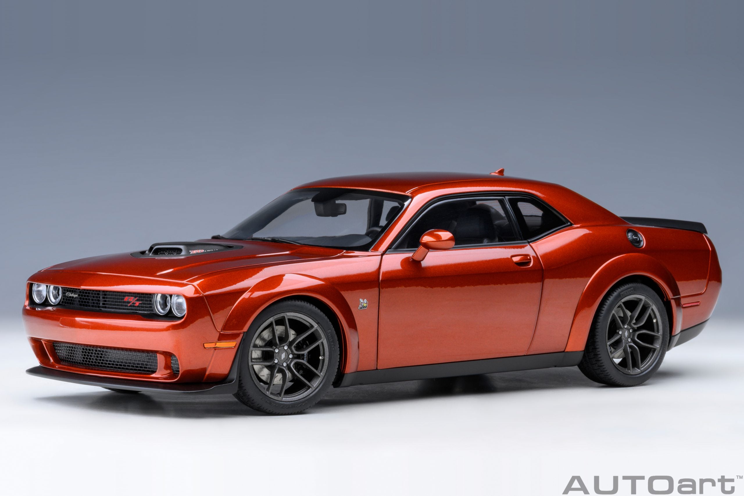 AUTOart 1:18 Dodge Challenger R/T Scat Pack Shaker Widebody 2022 (Sina