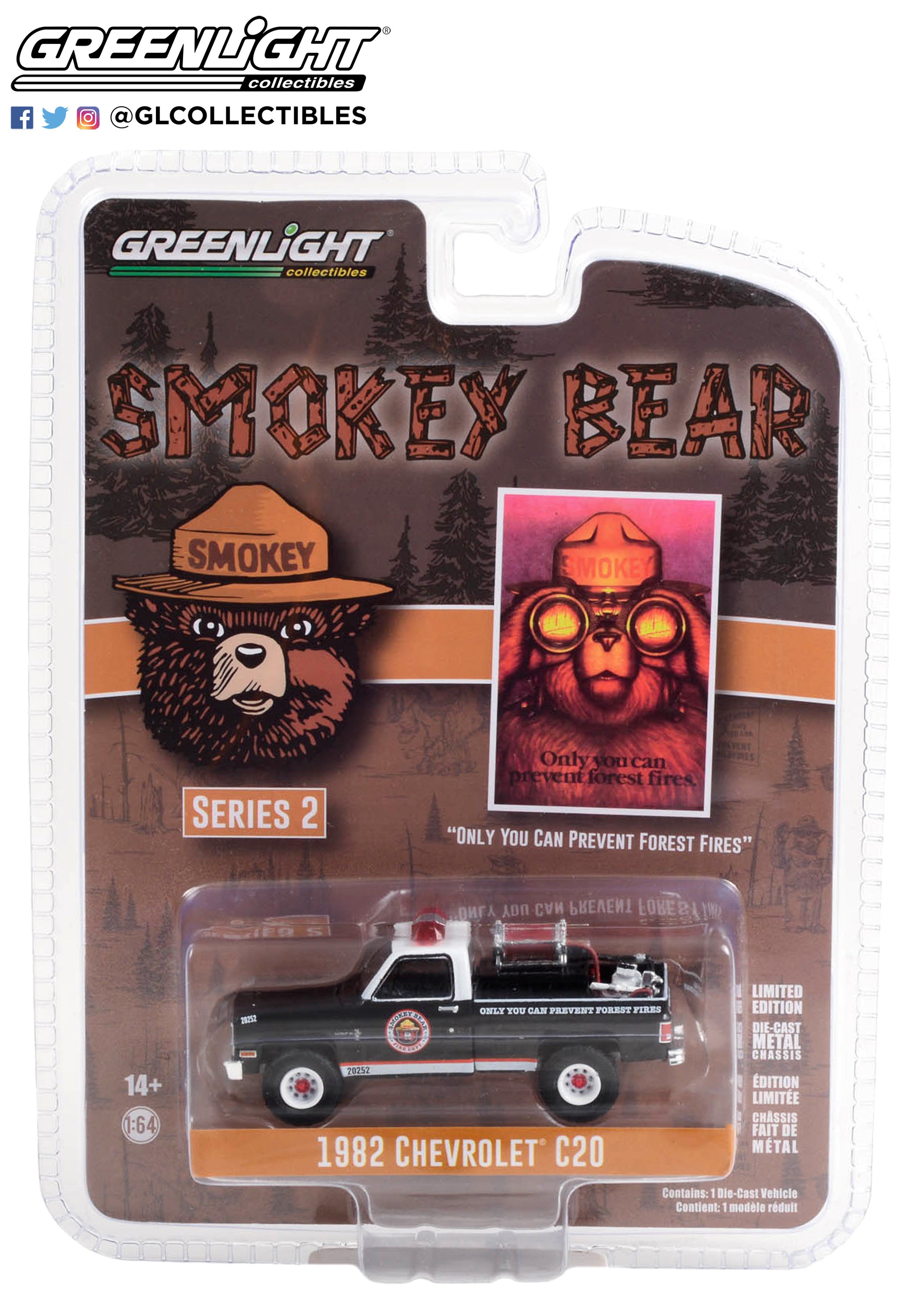 GreenLight 1:64 Smokey Bear Series 2 - 1982 Chevrolet C20 Custom Delux