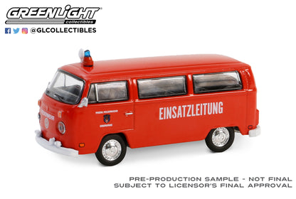 GreenLight 1:64 Club Vee-Dub Series 19 - 1978 Volkswagen Type 2 - Einsatzleitung Feuerwehr – Oberursel, Germany 36100-C