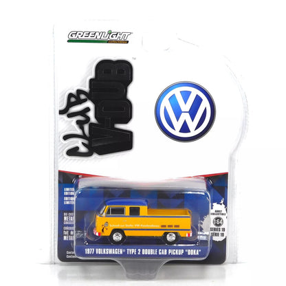 GreenLight 1:64 Club Vee-Dub Series 19 - 1977 Volkswagen Type 2 Double Cab Pickup “Doka” - Schnell zur Stelle: VW-Kundendienst 36100-D