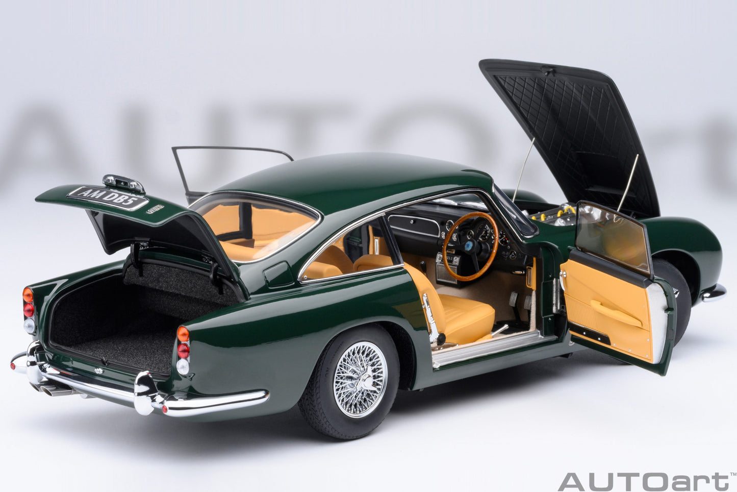 AUTOart 1:18 Aston Martin DB5 (British Racing Green) 70286