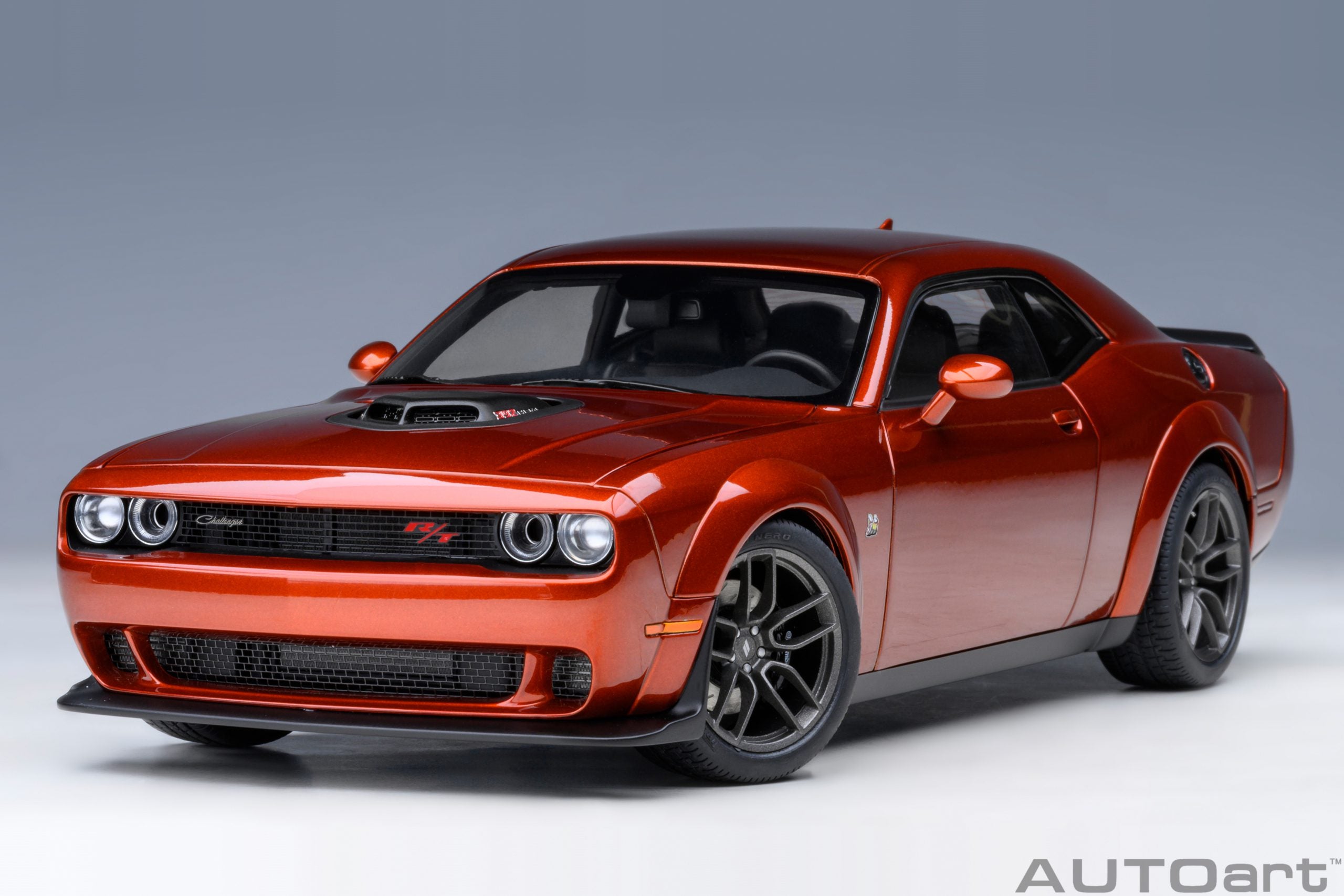 AUTOart 1:18 Dodge Challenger R/T Scat Pack Shaker Widebody 2022