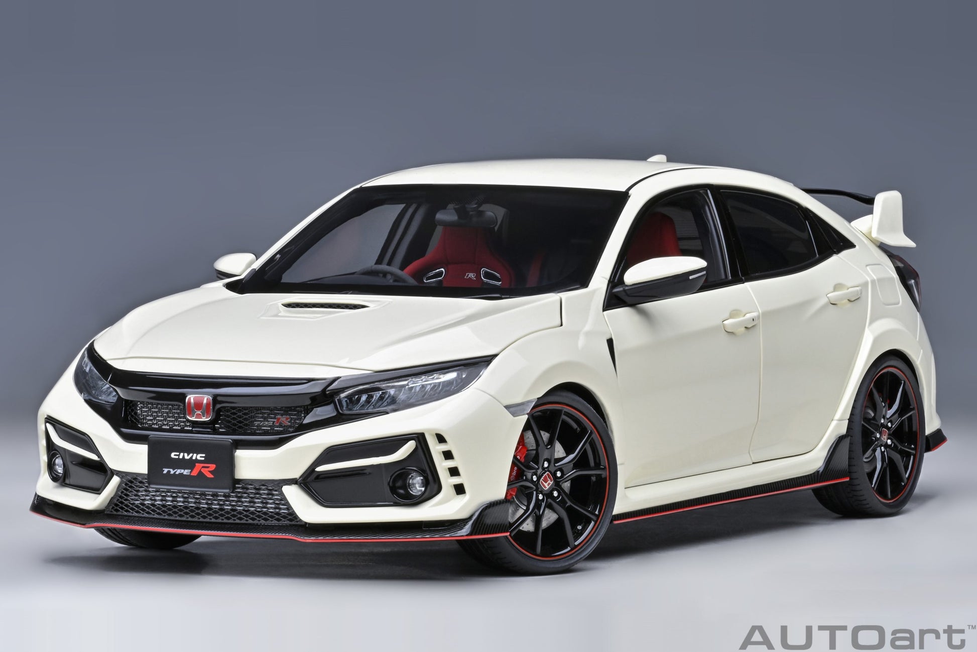 AUTOart 1:18 Honda Civic Type R (FK8) 2021 (Championship White