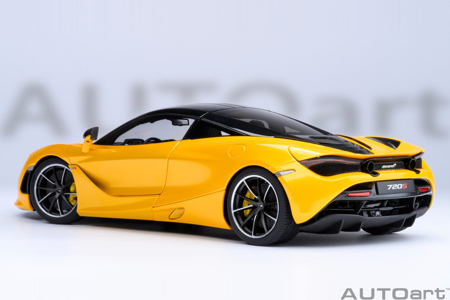 AUTOart 1:18 McLaren 720S (Volcano Yellow) 76070