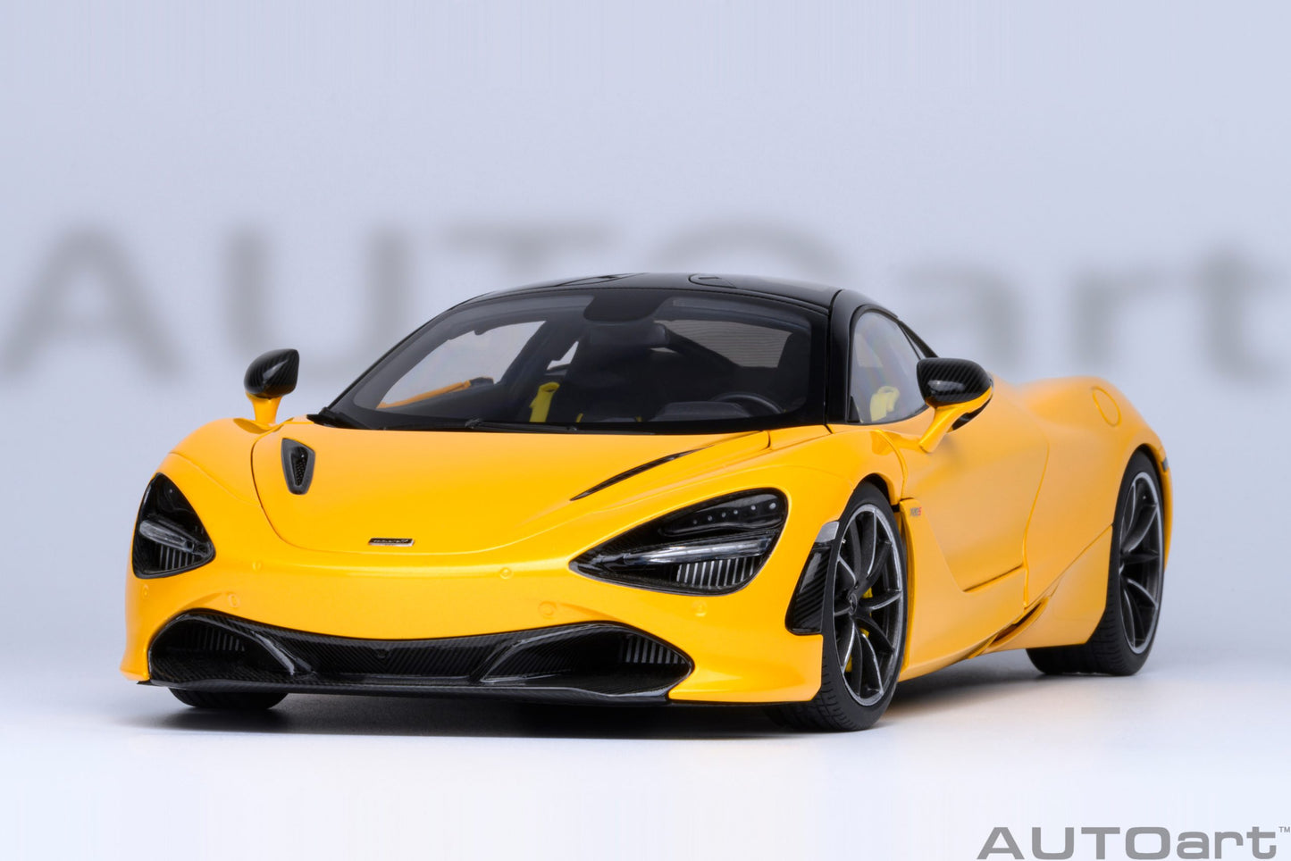 AUTOart 1:18 McLaren 720S (Volcano Yellow) 76070