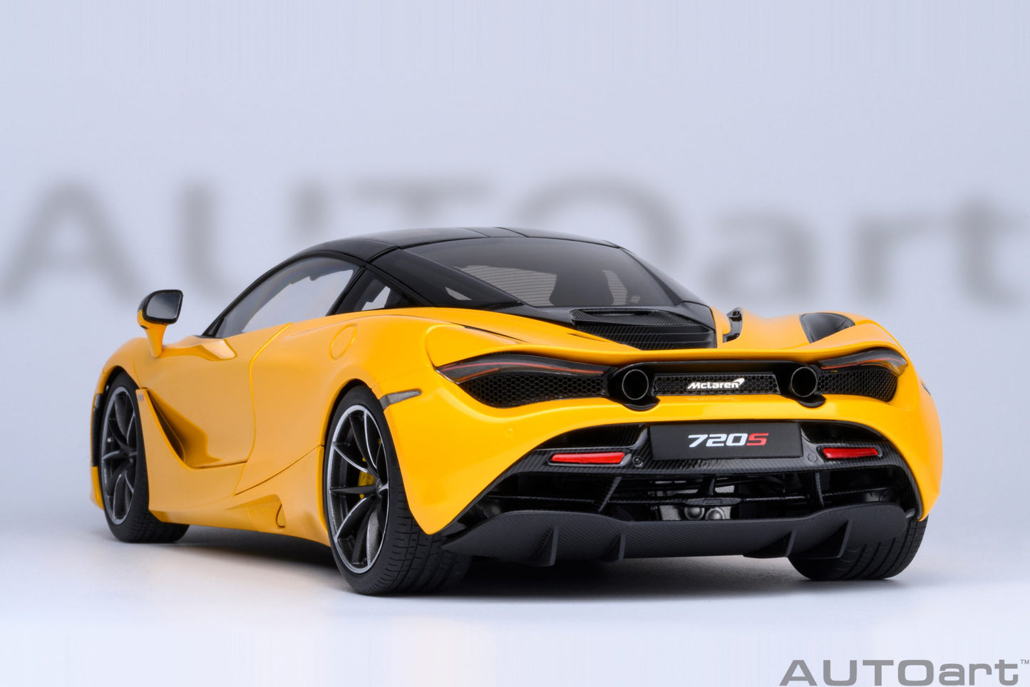 AUTOart 1:18 McLaren 720S (Volcano Yellow) 76070