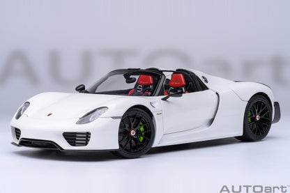 AUTOart 1:18 Porsche 918 Spyder Weissach Package (White with Red interior) 77920