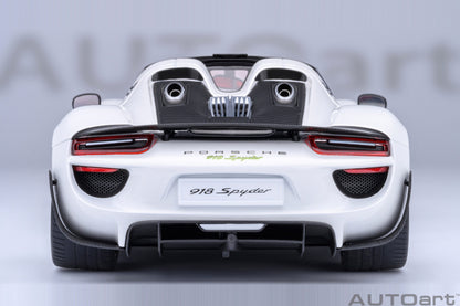 AUTOart 1:18 Porsche 918 Spyder Weissach Package (White with Red interior) 77920