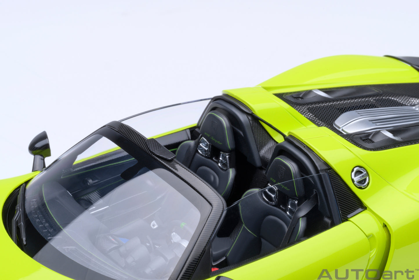 AUTOart 1:18 Porsche 918 Spyder Weissach Package (Acid Green) 77921