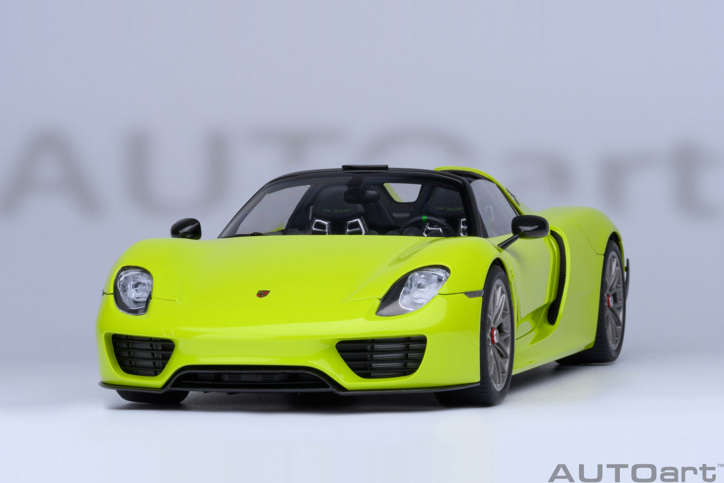 AUTOart 1:18 Porsche 918 Spyder Weissach Package (Acid Green) 77921