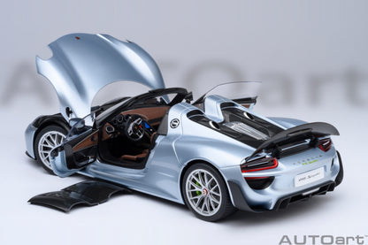 AUTOart 1:18 Porsche 918 Spyder Weissach Package (Liquid Metal Chrome Blue) 77923