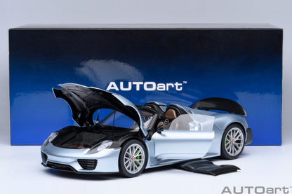 AUTOart 1:18 Porsche 918 Spyder Weissach Package (Liquid Metal Chrome Blue) 77923