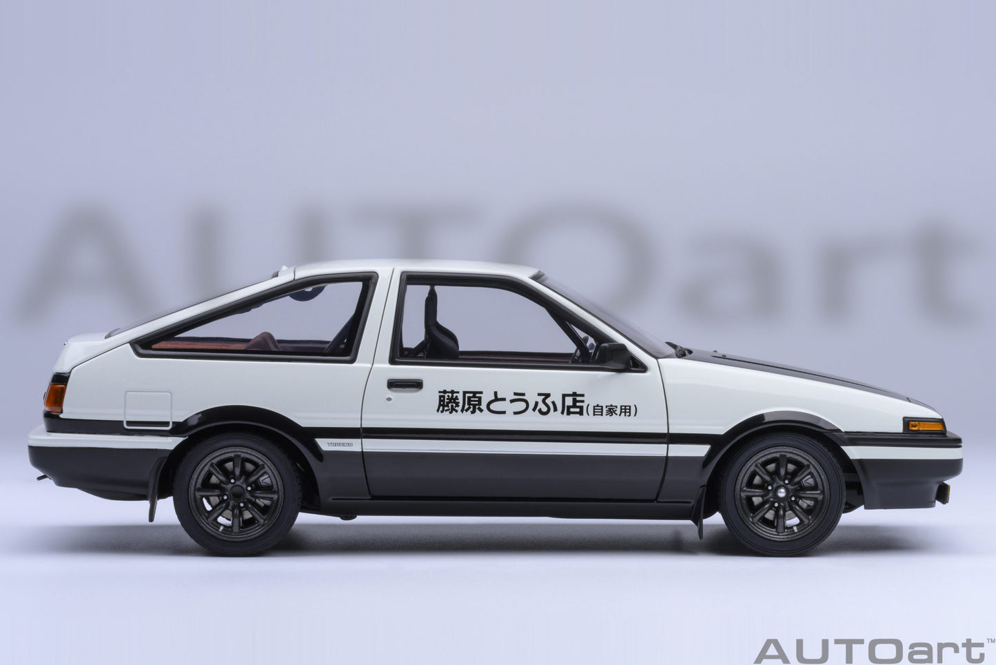 AUTOart 1:18 Toyota Sprinter Trueno (AE86) “Project D” Final version 78786