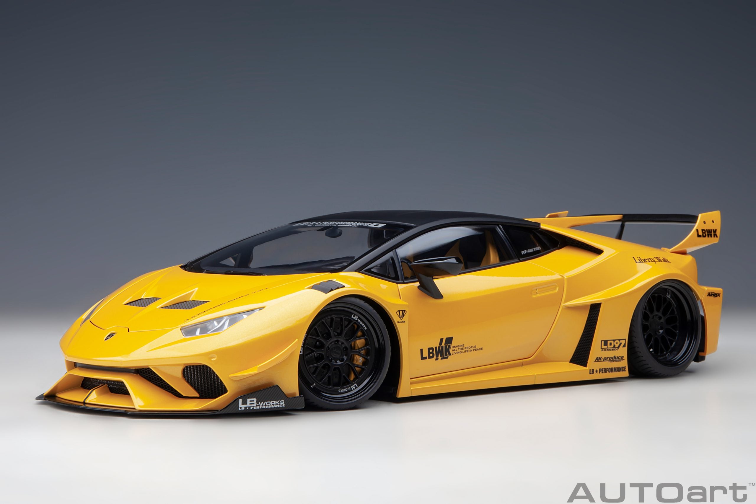 AUTOart 1:18 Liberty Walk LB Silhouette Lamborghini Huracan GT (Metallic  Yellow) 79127