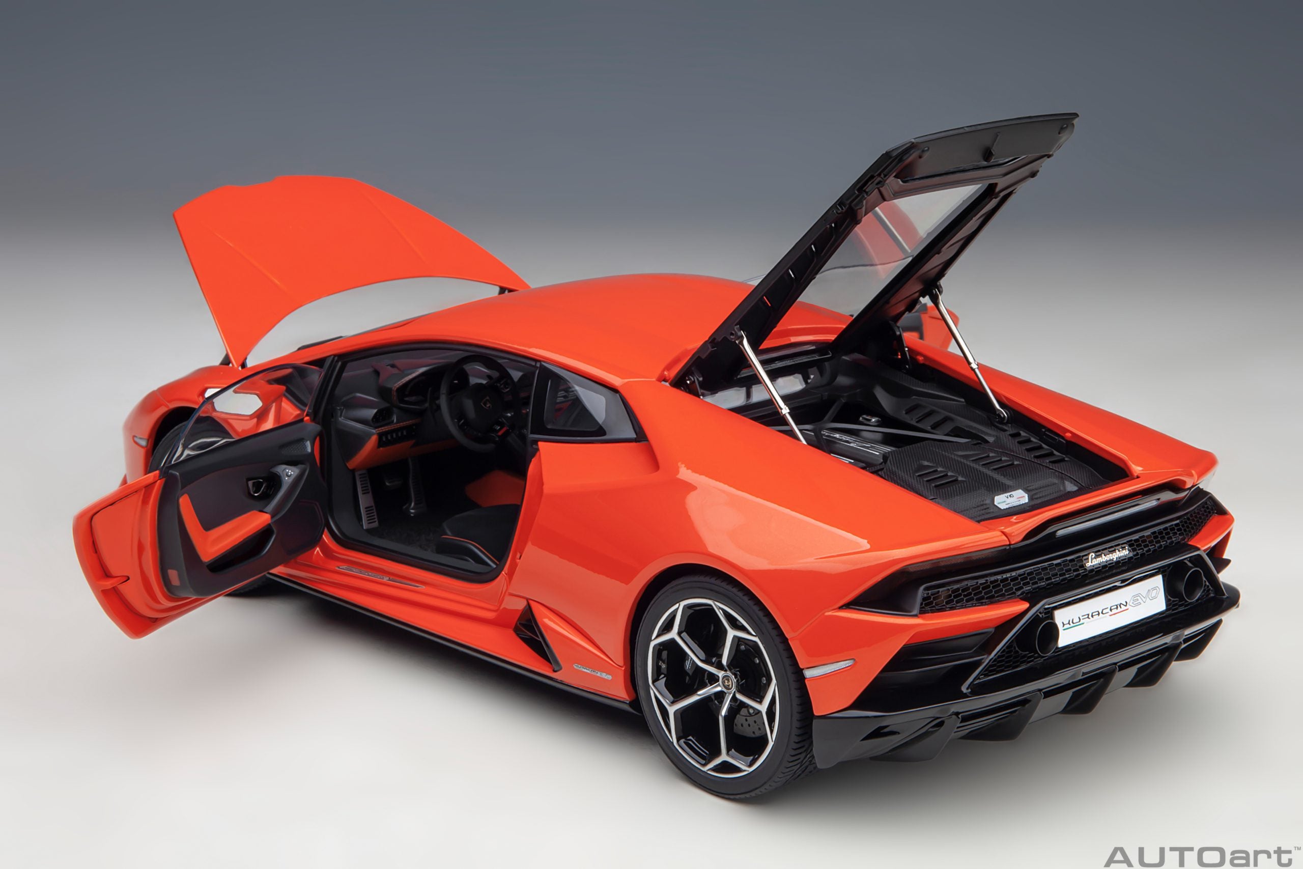 AUTOart 1:18 Lamborghini Huracan Evo (Arancio Xanto) 79214