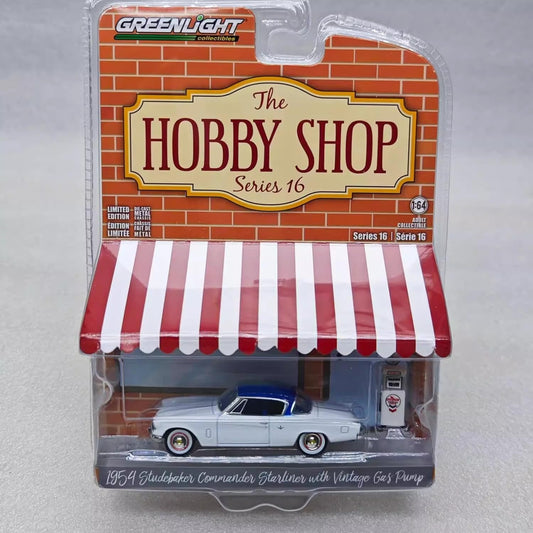 GreenLight 1:64 The Hobby Shop Series 16 - 1954 Studebaker Commander Starliner with Vintage Wayne 505 Gas Pump – Chevron Supreme 97160-B