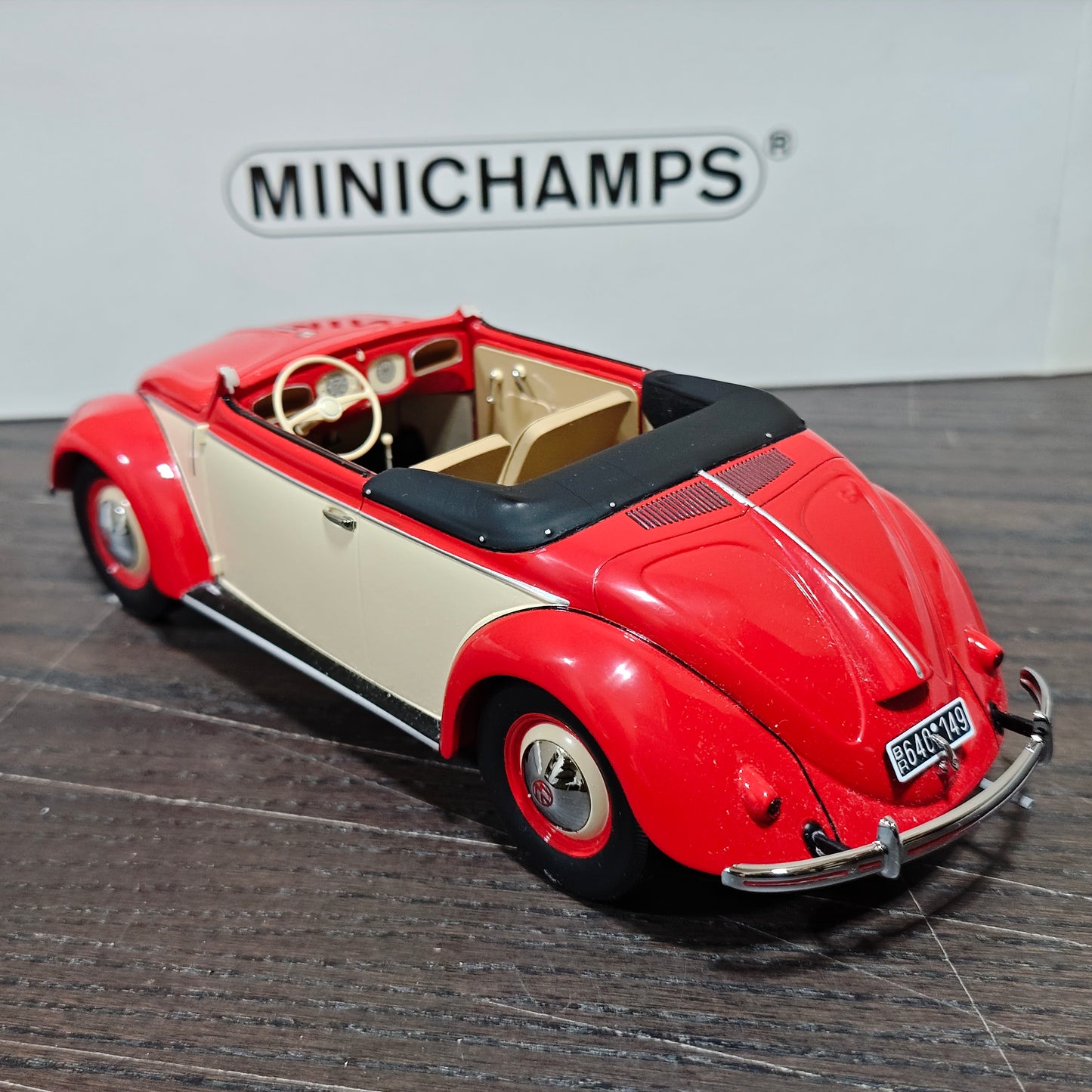 Minichamps 1:18 Volkswagen Beetle Hebmuller Cabriolet 1949 Red/Creme 107054231  (Damaged / Clearance Final Sale)