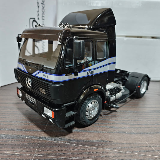 OTTO 1:18 1990 Mercedes-Benz SK 1748 Truck Black OT290B (Repaired after damage / Clearance Final Sale)