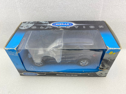 Welly 1:24 Mercedes-Benz ML350 Blue 22480W (Clearance Final Sale)