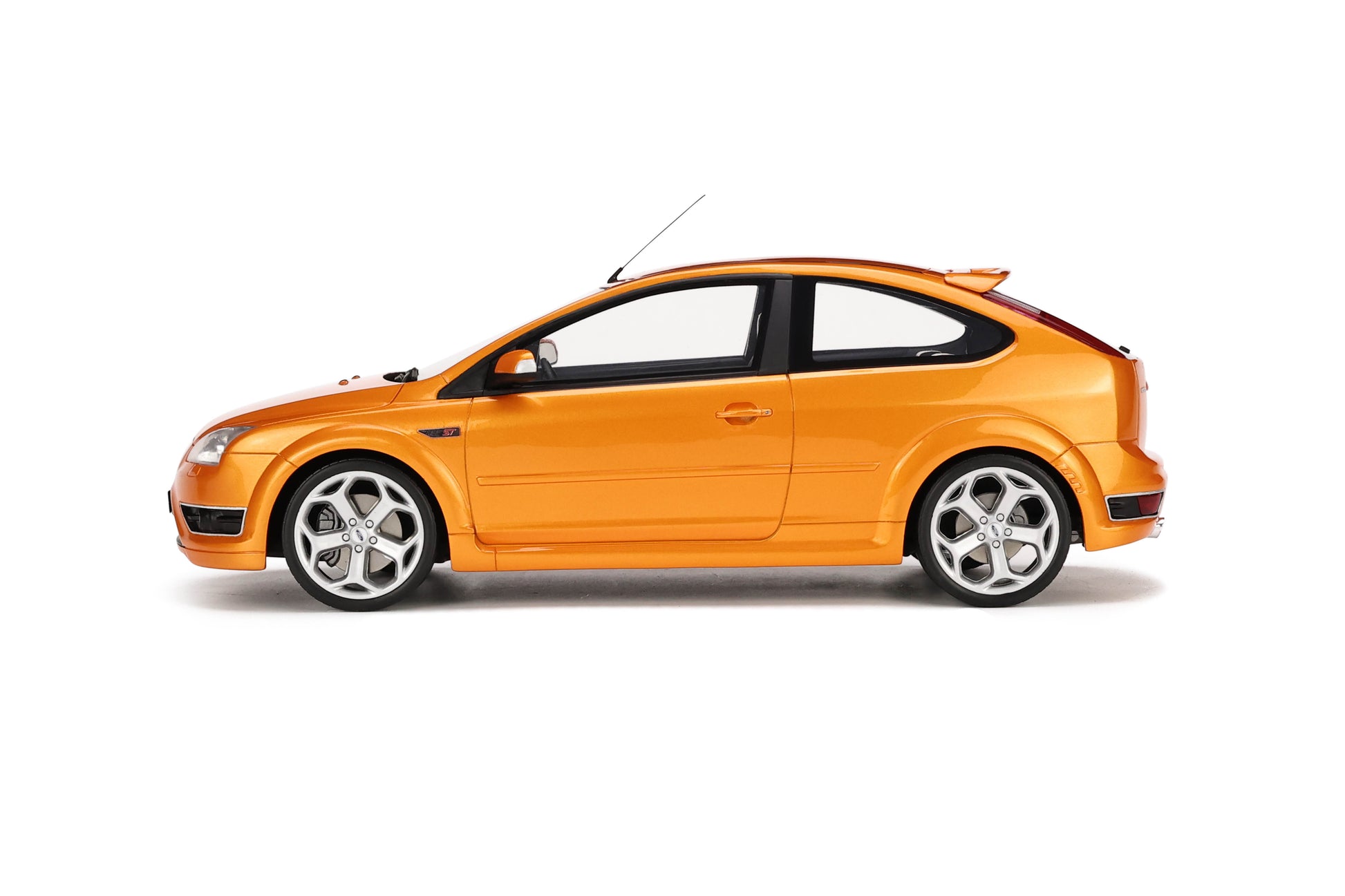 OTTO 1:18 Ford Focus Mk2 ST 2.5 Orange 2006 OT961