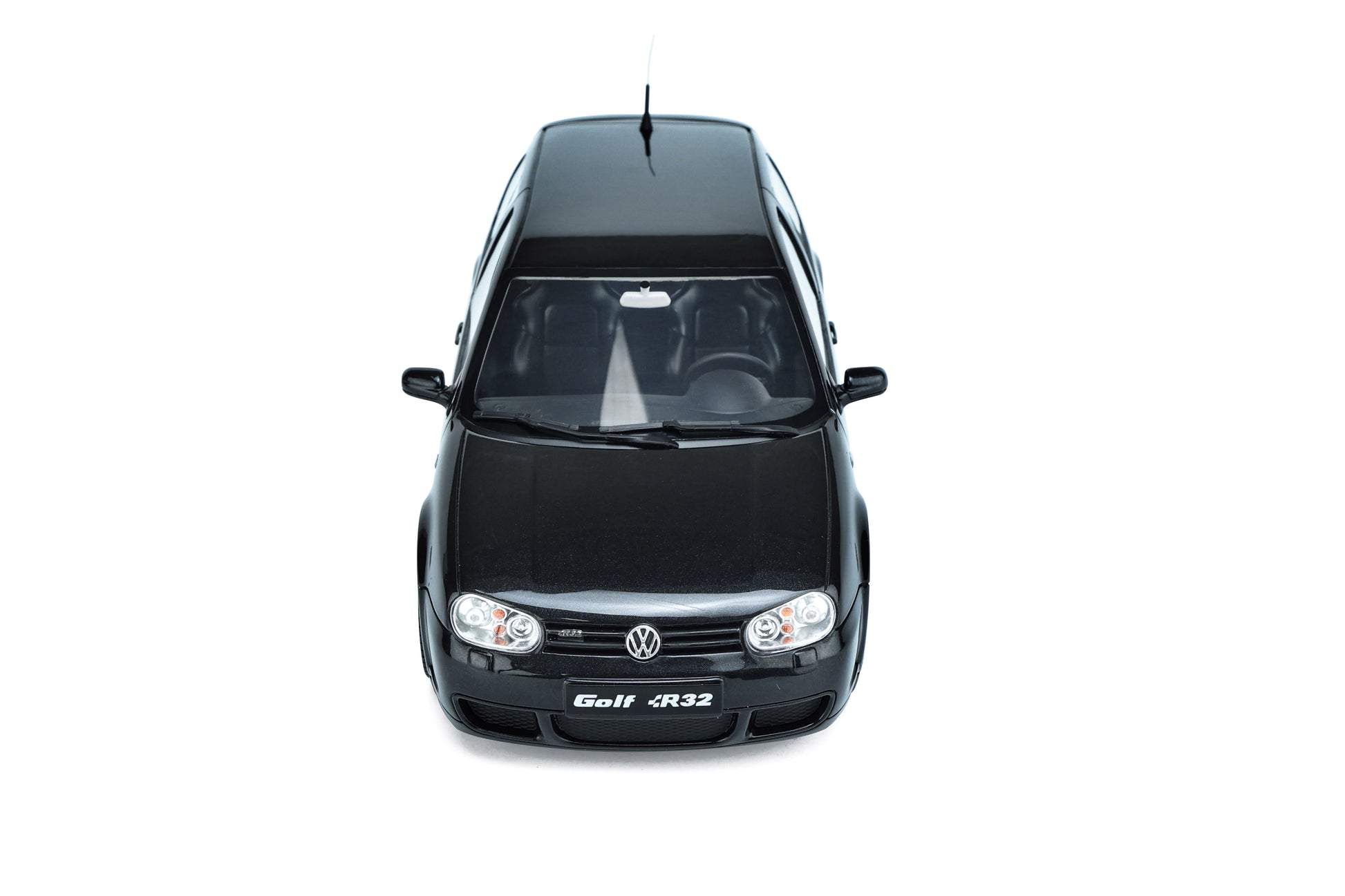 OTTO 1:18 Volkswagen Golf IV R32 2003 Black OT964