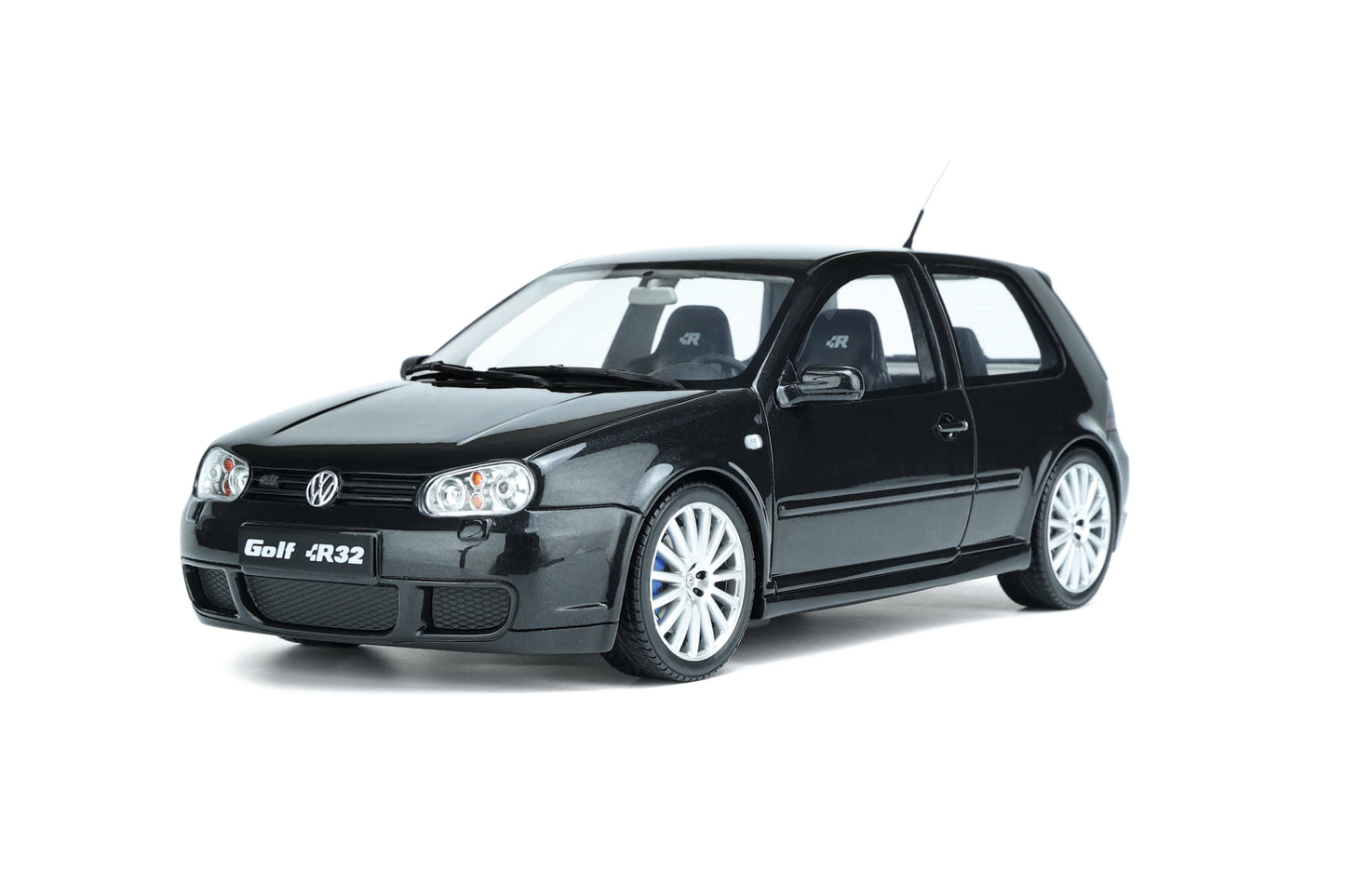 OTTO 1:18 Volkswagen Golf IV R32 2003 Black OT964