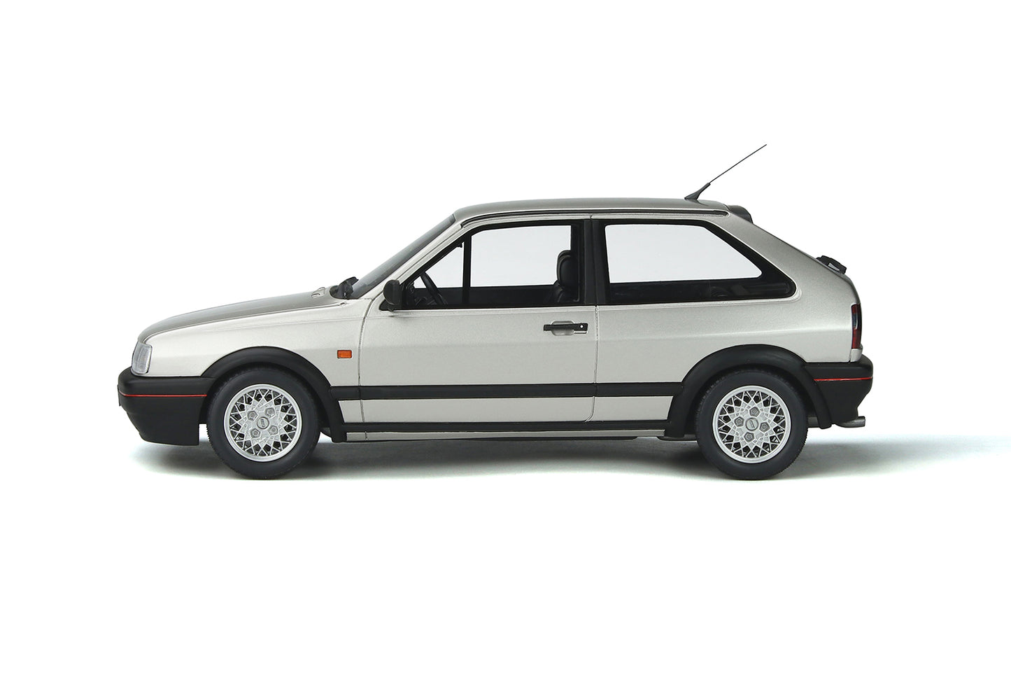 OTTO 1:18 1994 Volkswagen Polo Mk.2 G40 Diamond Silver OT856