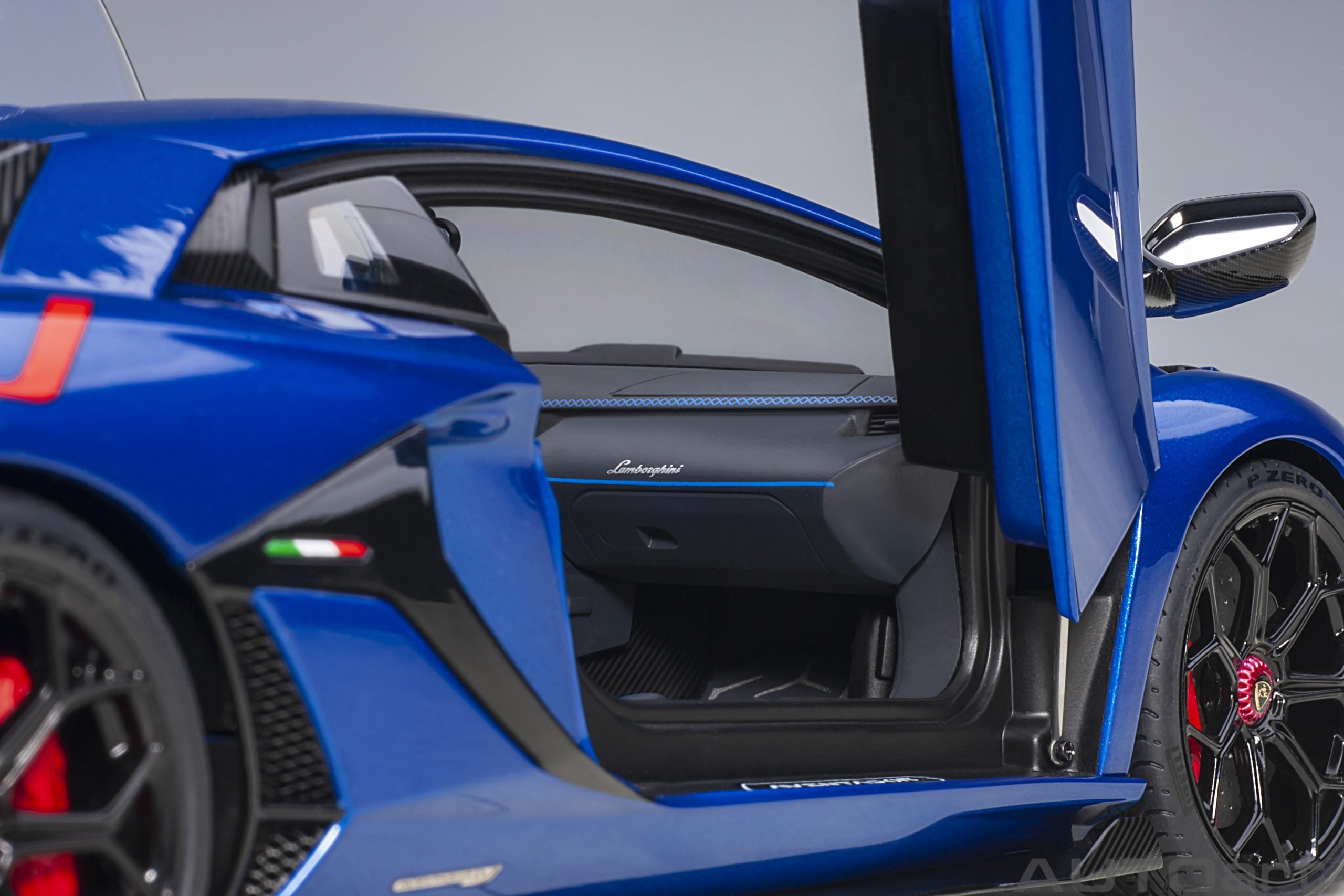 AUTOart 1:18 Lamborghini Aventador SVJ (Blue Nethuns) 79174