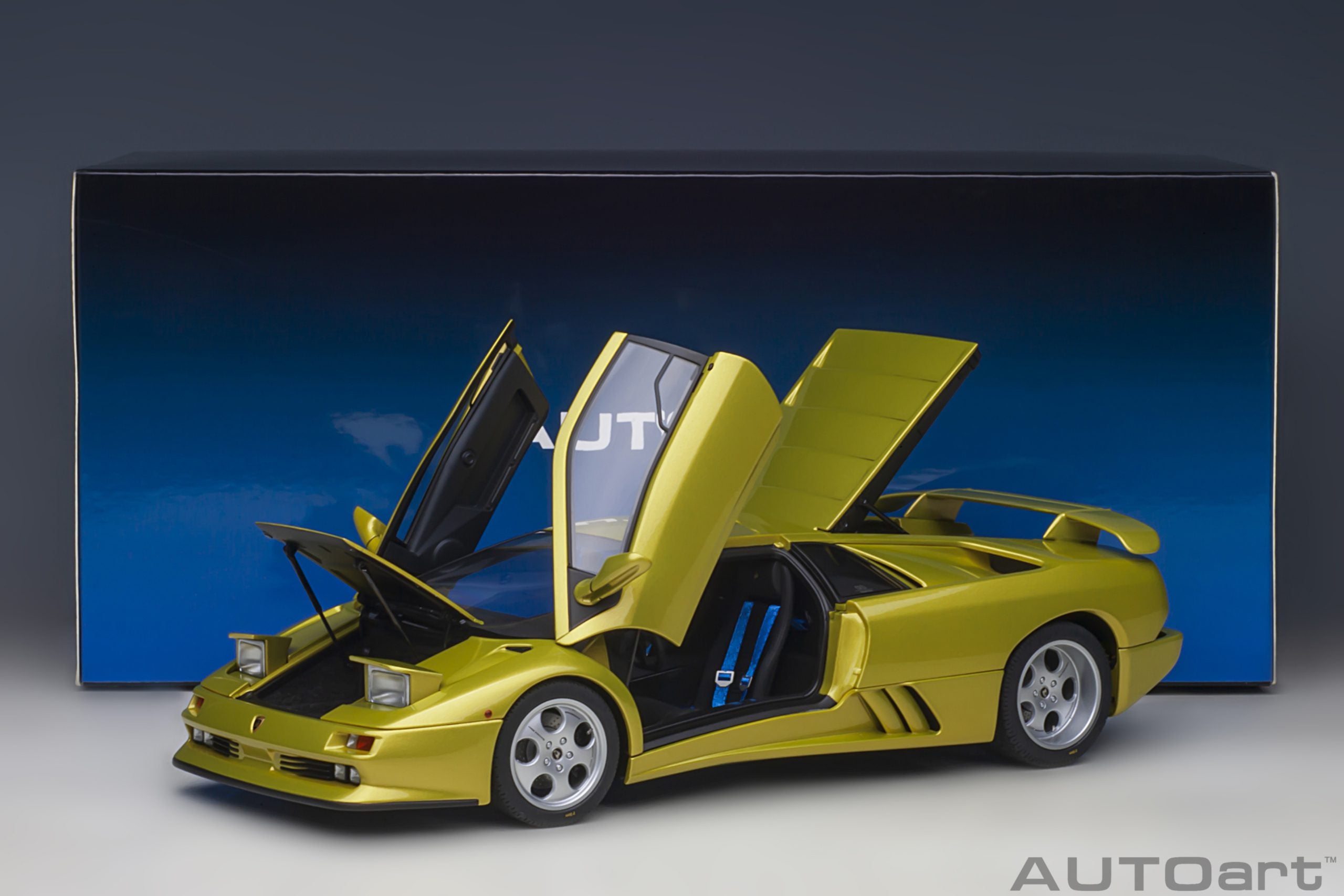 AUTOart 1:18 Lamborghini Diablo SE 30th Anniversary Edition (Giallo Spyder)  79157