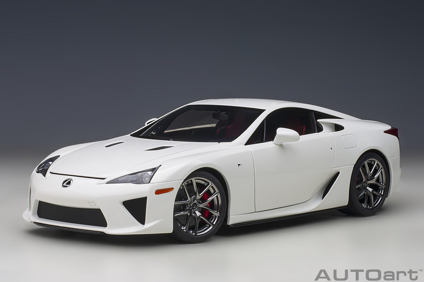 AUTOart 1:18 Lexus LFA (Whitest White) 78850