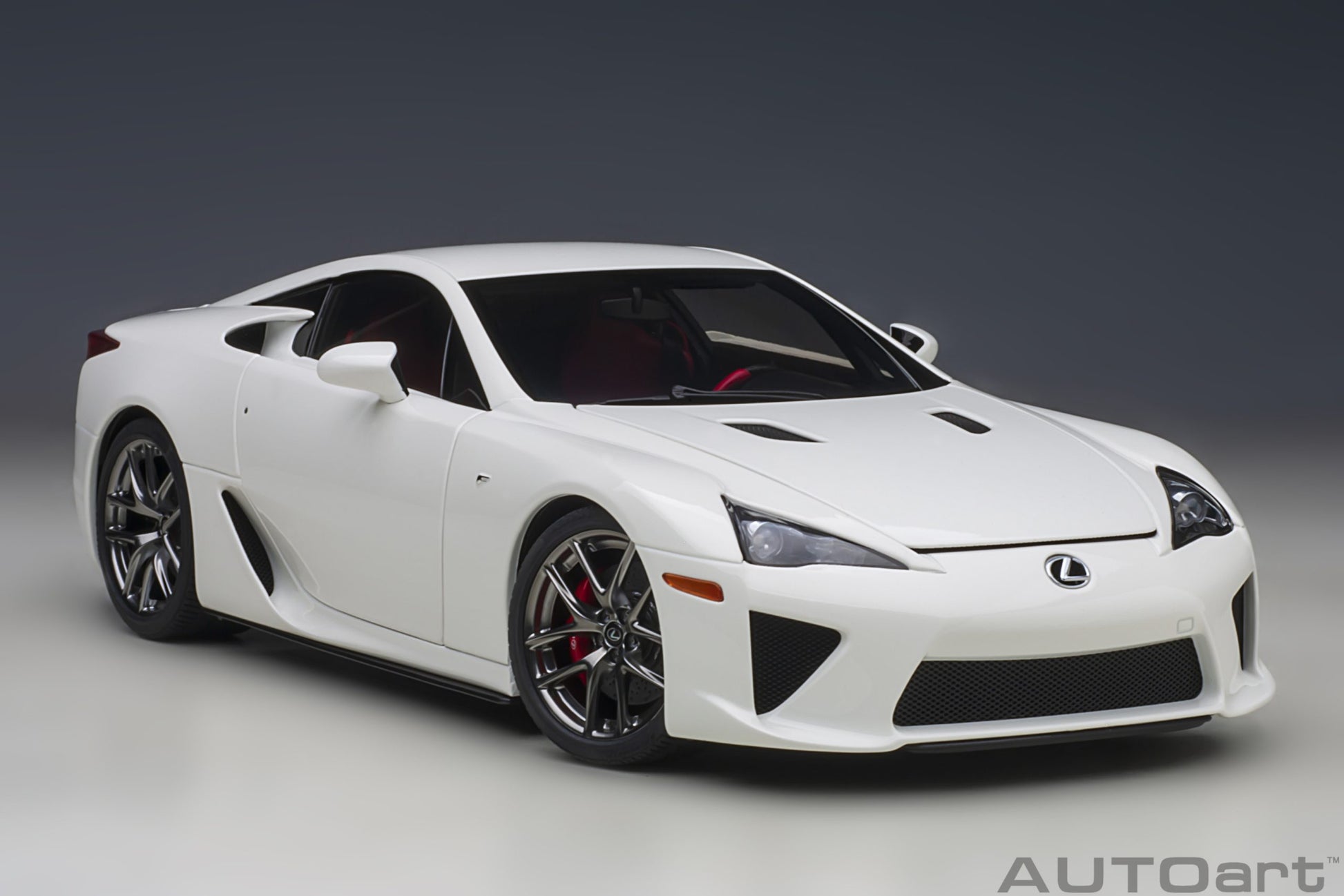 AUTOart 1:18 Lexus LFA (Whitest White) 78850