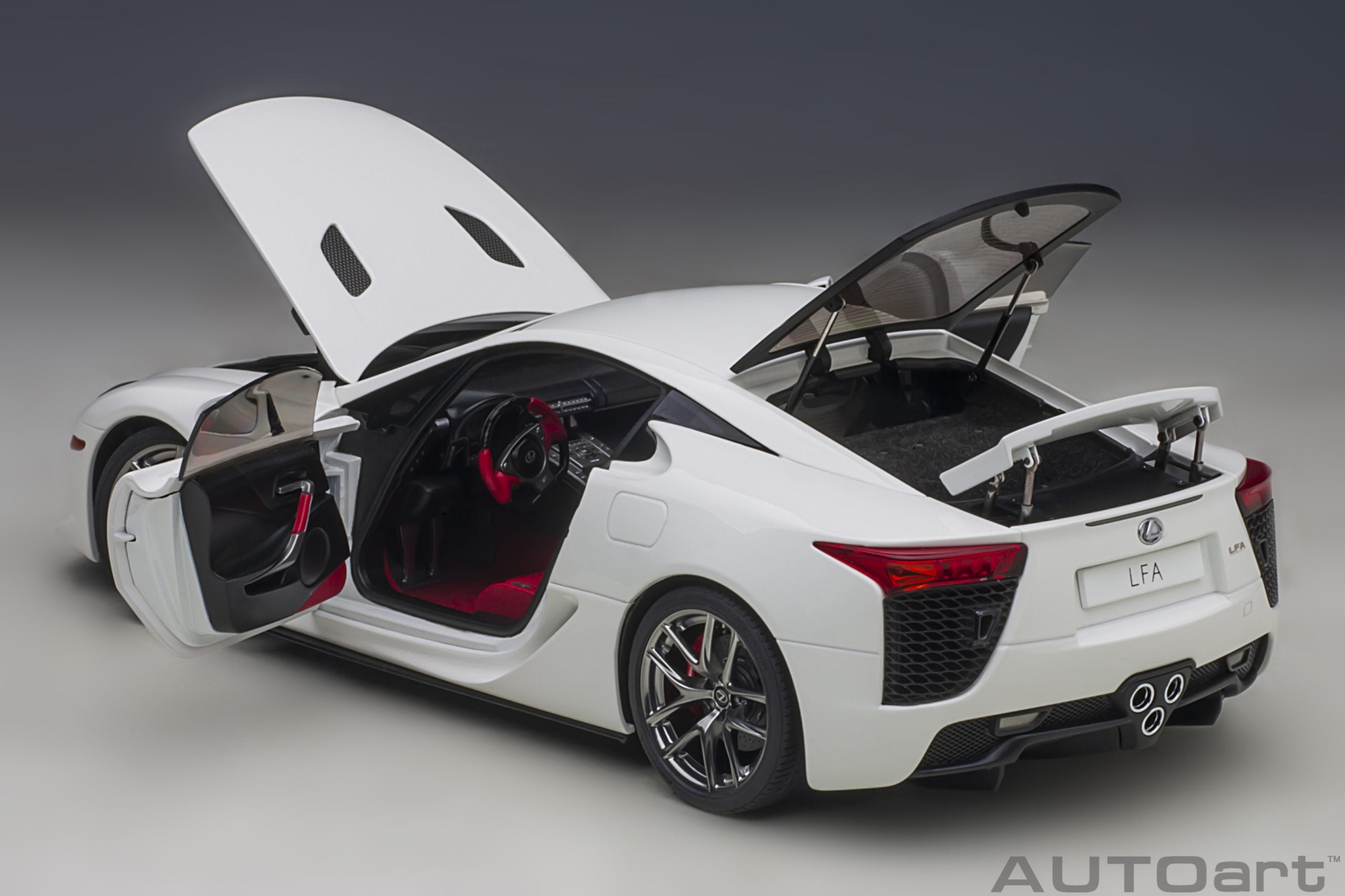 AUTOart 1:18 Lexus LFA (Whitest White) 78850