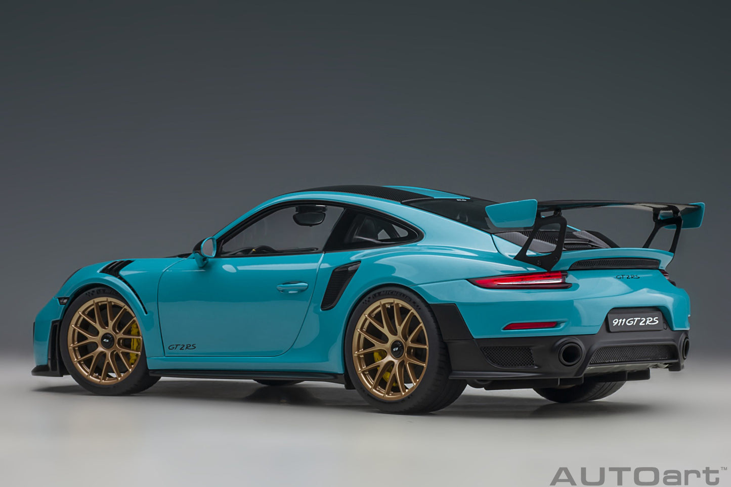 AUTOart 1:18 Porsche 911 (991.2) GT2 RS Weissach Package (Miami Blue) 78175