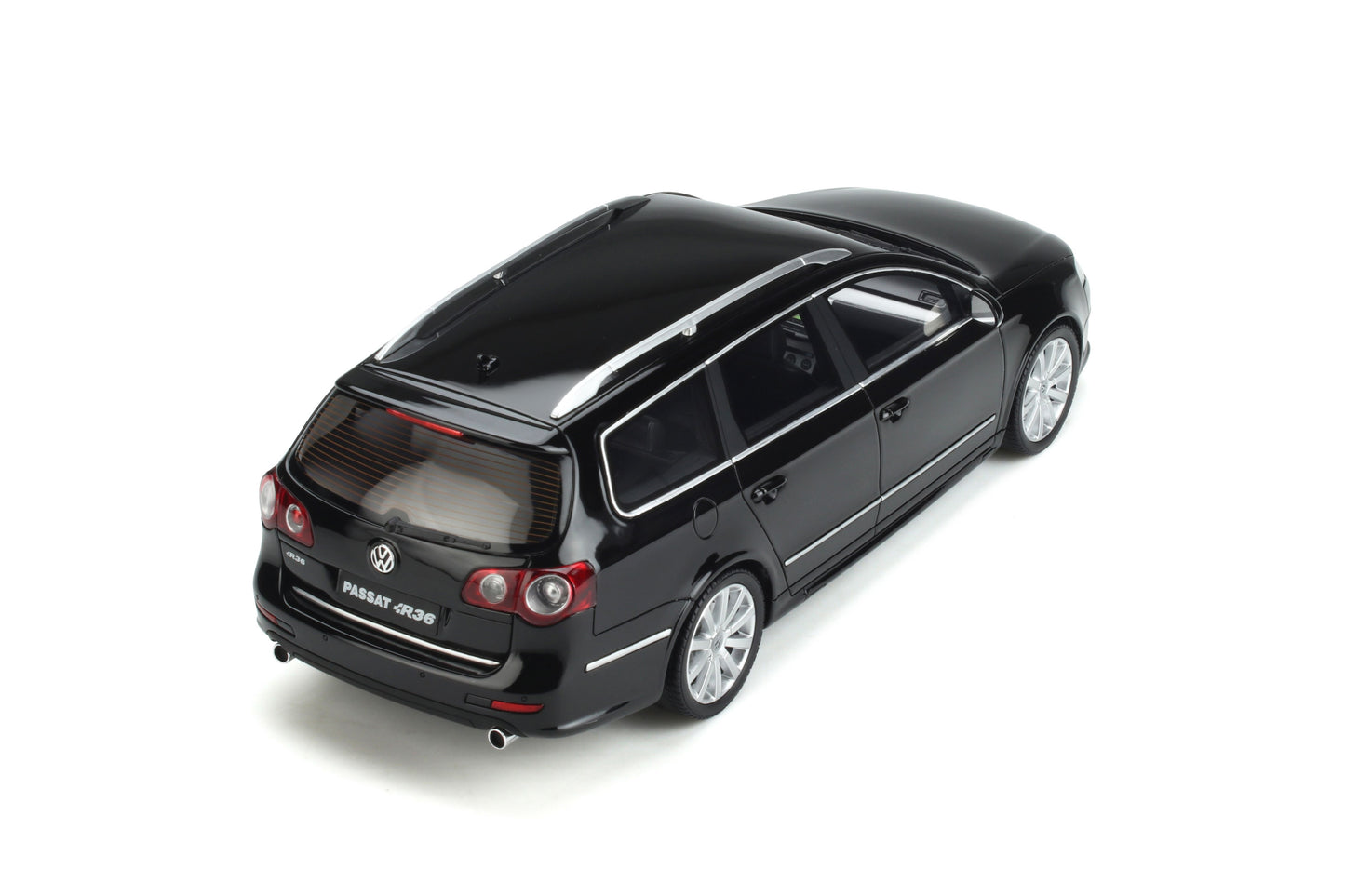 OTTO 1:18 2008 Volkswagen Passat R6 Variant Deep Black Pearl 2T OT938