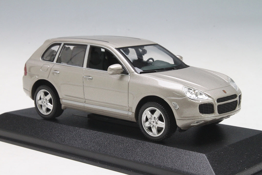 Minichamps 1:43 Porsche Cayenne Turbo 2002 Beige Metallic 400061081