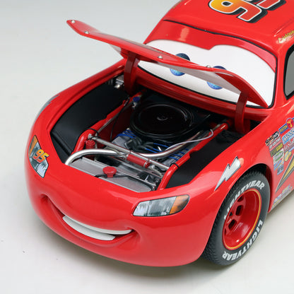 Schuco 1:18 Disney Lightning McQueen Movie Car With Showcase 450036000