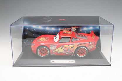 Schuco 1:18 Disney Lightning McQueen Movie Car With Showcase 450036000