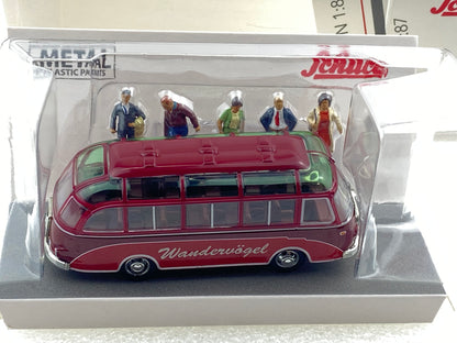 Schuco 1:87 Setra S6 Bus Wandervogel with Figures 452669200