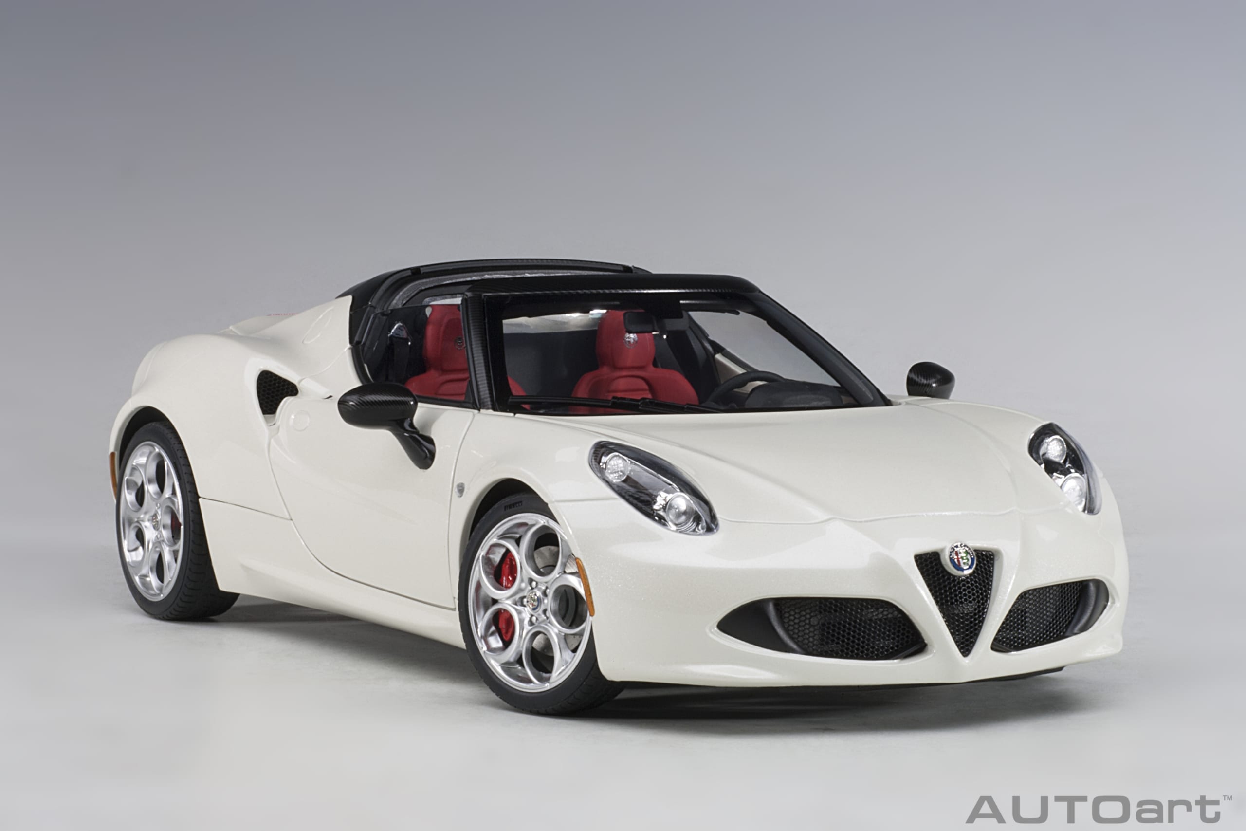 AUTOart 1:18 Alfa Romeo 4C Spider White 70141 – YomaCarModel