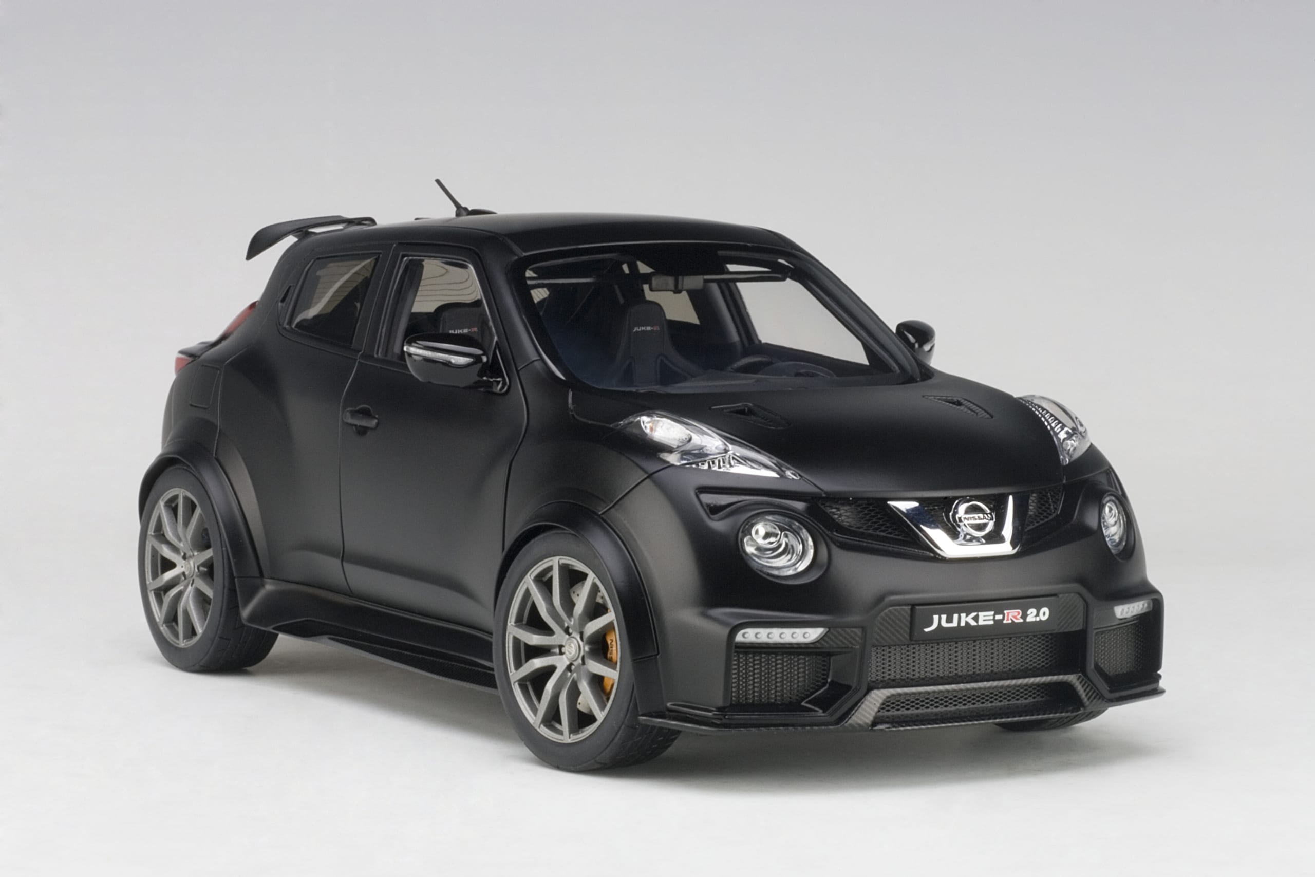 AUTOart 1:18 Nissan Juke-R 2.0 (Matt Black) 77458 – YomaCarModel