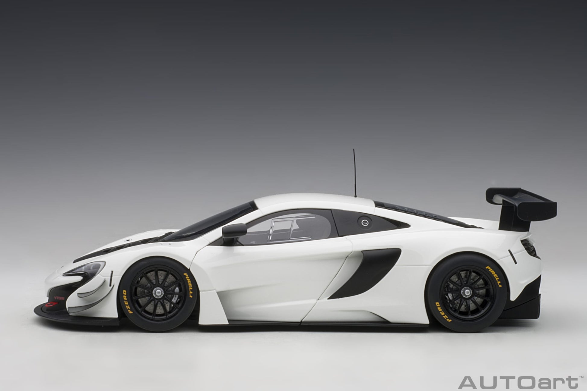 AUTOart 1:18 McLaren 650S GT3 Plain Body Version (White) 81640