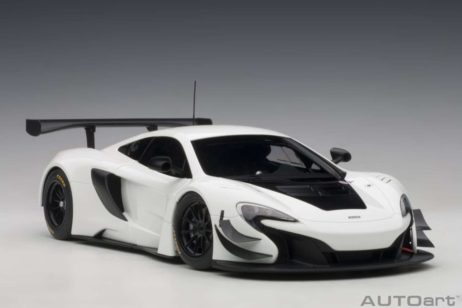 AUTOart 1:18 McLaren 650S GT3 Plain Body Version (White) 81640