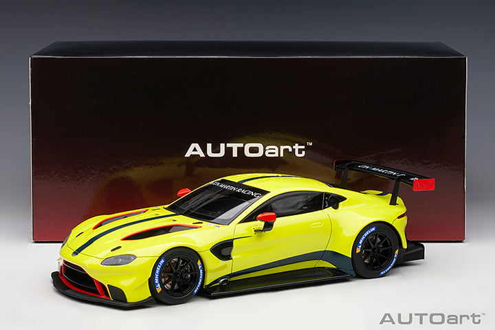 AUTOART 1/18 ASTON MARTIN VANTAGE GTE LE MANS PRO 2018 PRESENTATION CAR  GREEN WITH STRIPES 81807