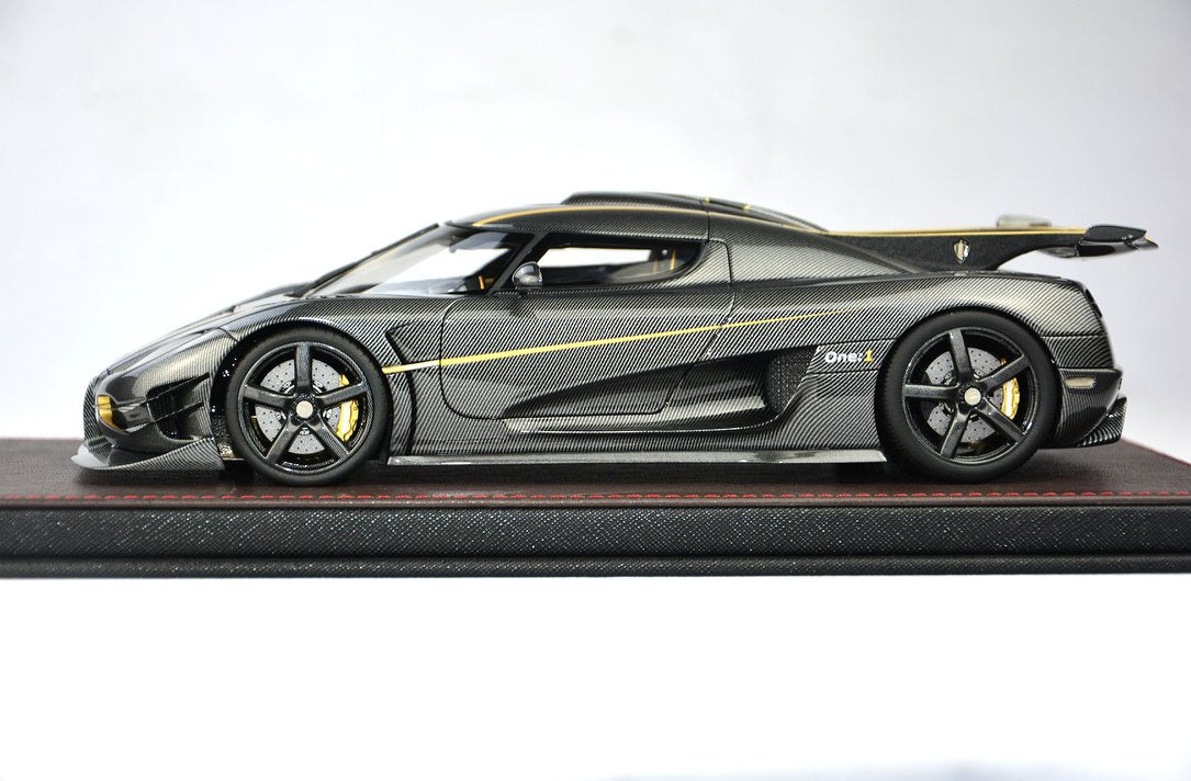 Koenigsegg one outlet black