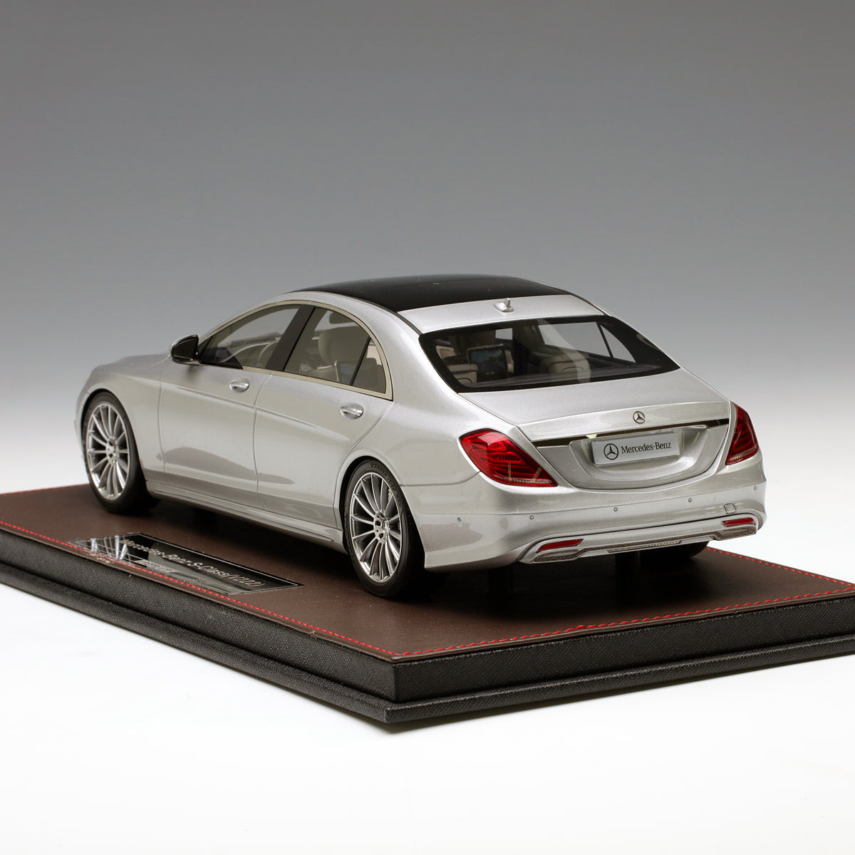 Frontiart 1:18 Mercedes-Benz S-Class (V222) Silver F044-01