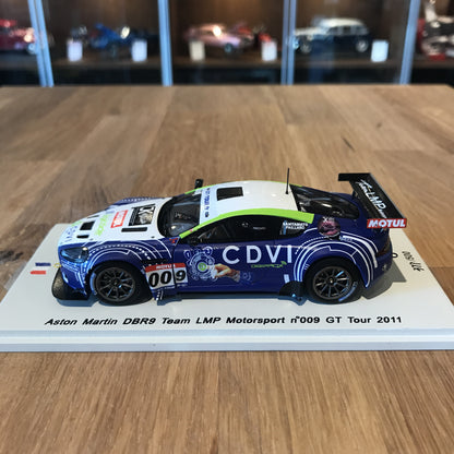 Spark 1:43 Aston Martin DBR9 #009 GT LMP Motorsport Tour SF027