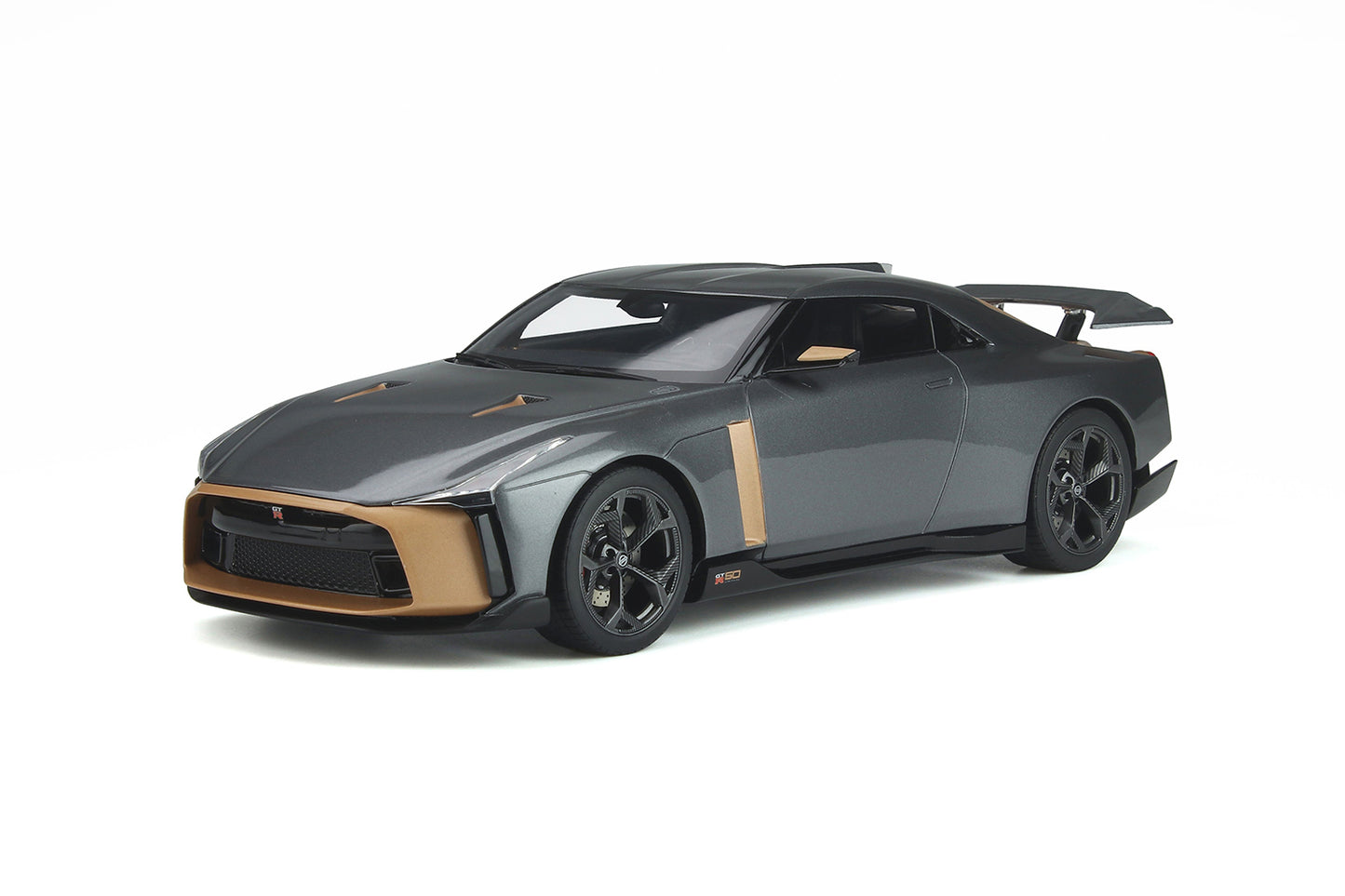 GT Spirit 1:18 2018 Nissan GT-R 50 Italdesign GT300