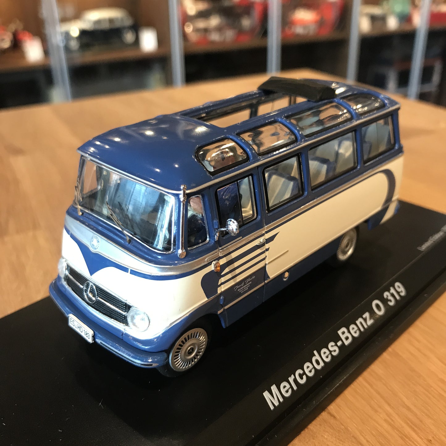 Schuco 1:43 Mercedes-Benz O319 Bus Blue 450282000