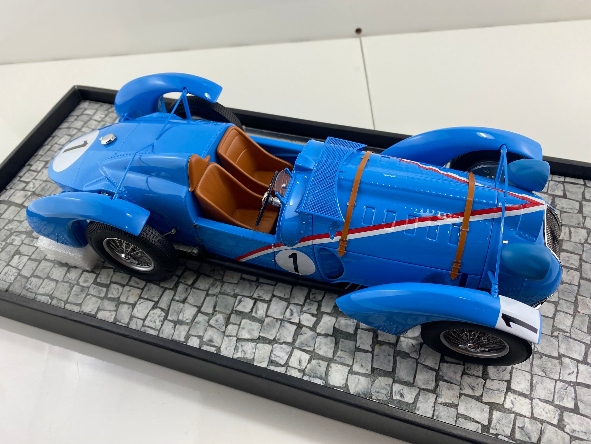 Minichamps 1:18 DELAHAYE TYPE 145 V-12 – DREYFUS/CHIRON – 24H LE MANS 1938  L.E. 500 pcs. 107381161 (Clearance Final Sale)