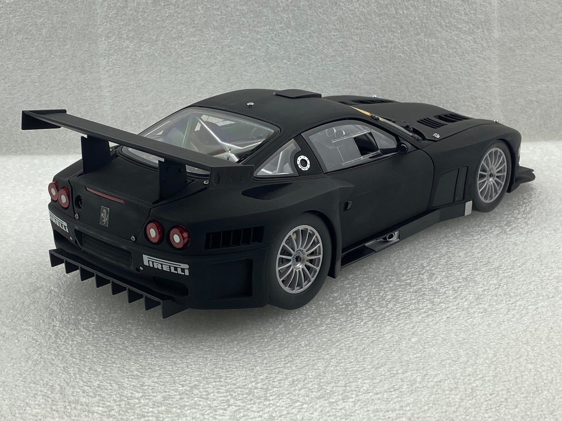 Kyosho 1:18 Ferrari 575 GTC Evoluzione 2005 Matt Black 08392A (Clearance  Final Sale)